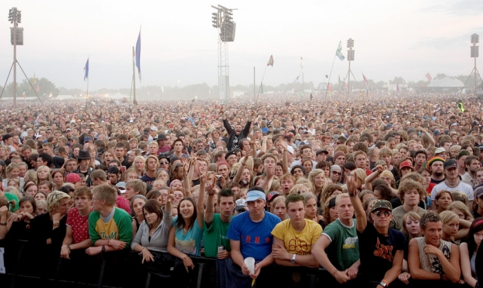 Menschenmassen im Freudentaumel